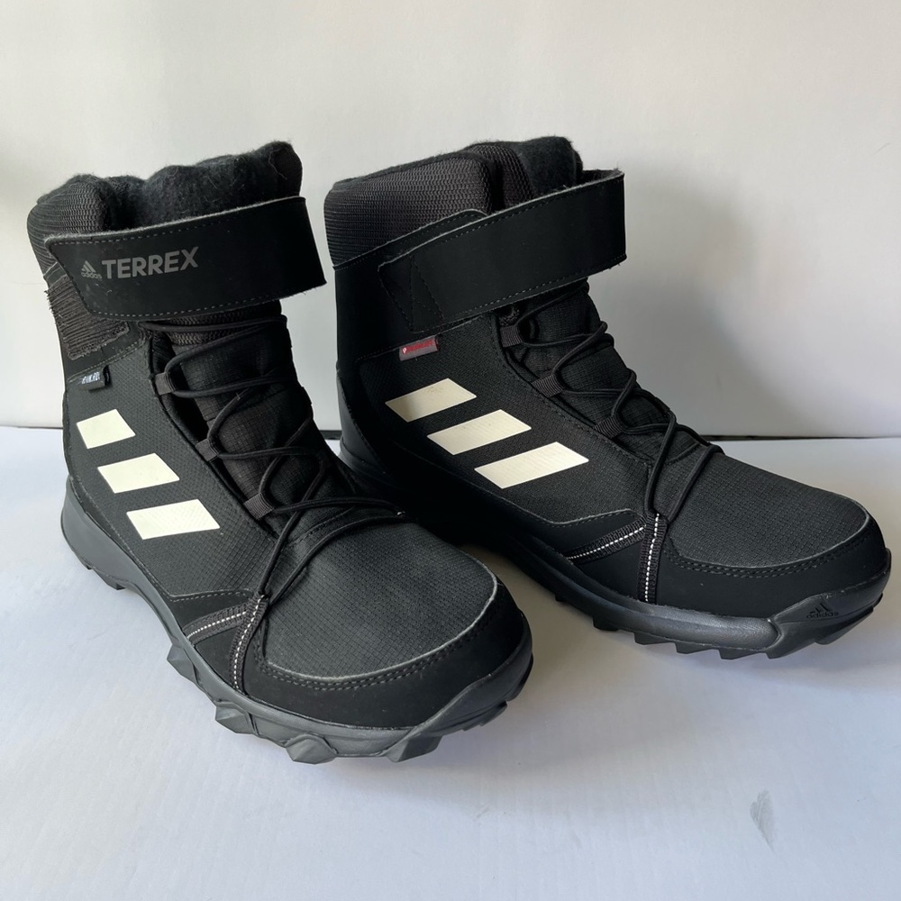 Adidas Terrex Unisex Snow Boots 7 or Womens 9 Terrex  Rain RDY outdoor